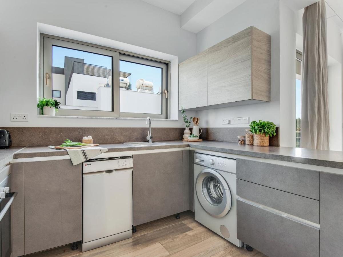 Sanders Evolution Appartement Limasol Buitenkant foto